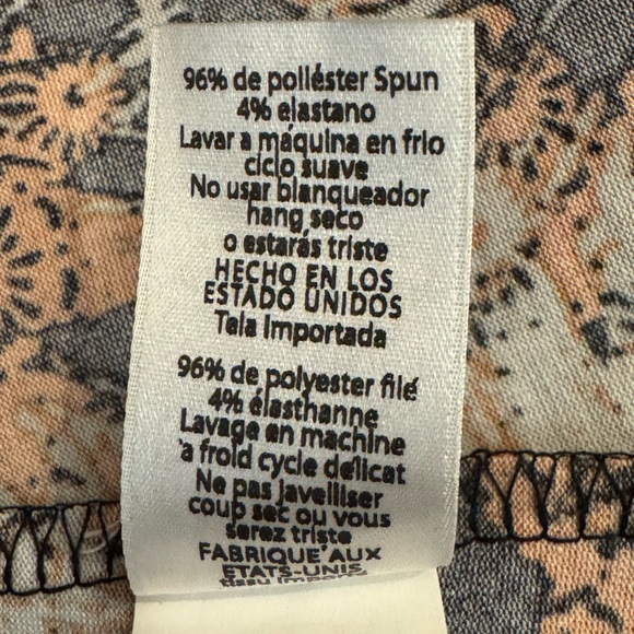 LuLaRoe‎ Classic T - Picture 9 of 9